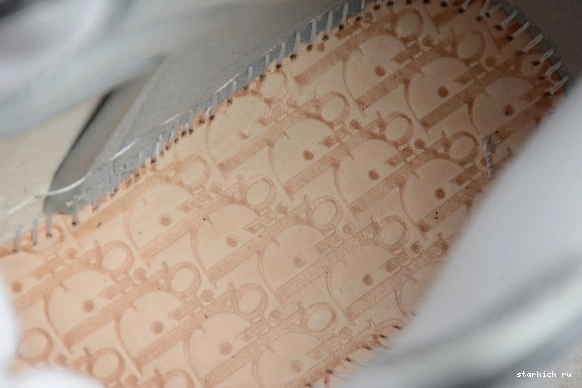 X ) BOX JORDAN HIGH DIOR 1 CN8607-002 CN8607-002 AIR SHOE OG (DIOR 0330